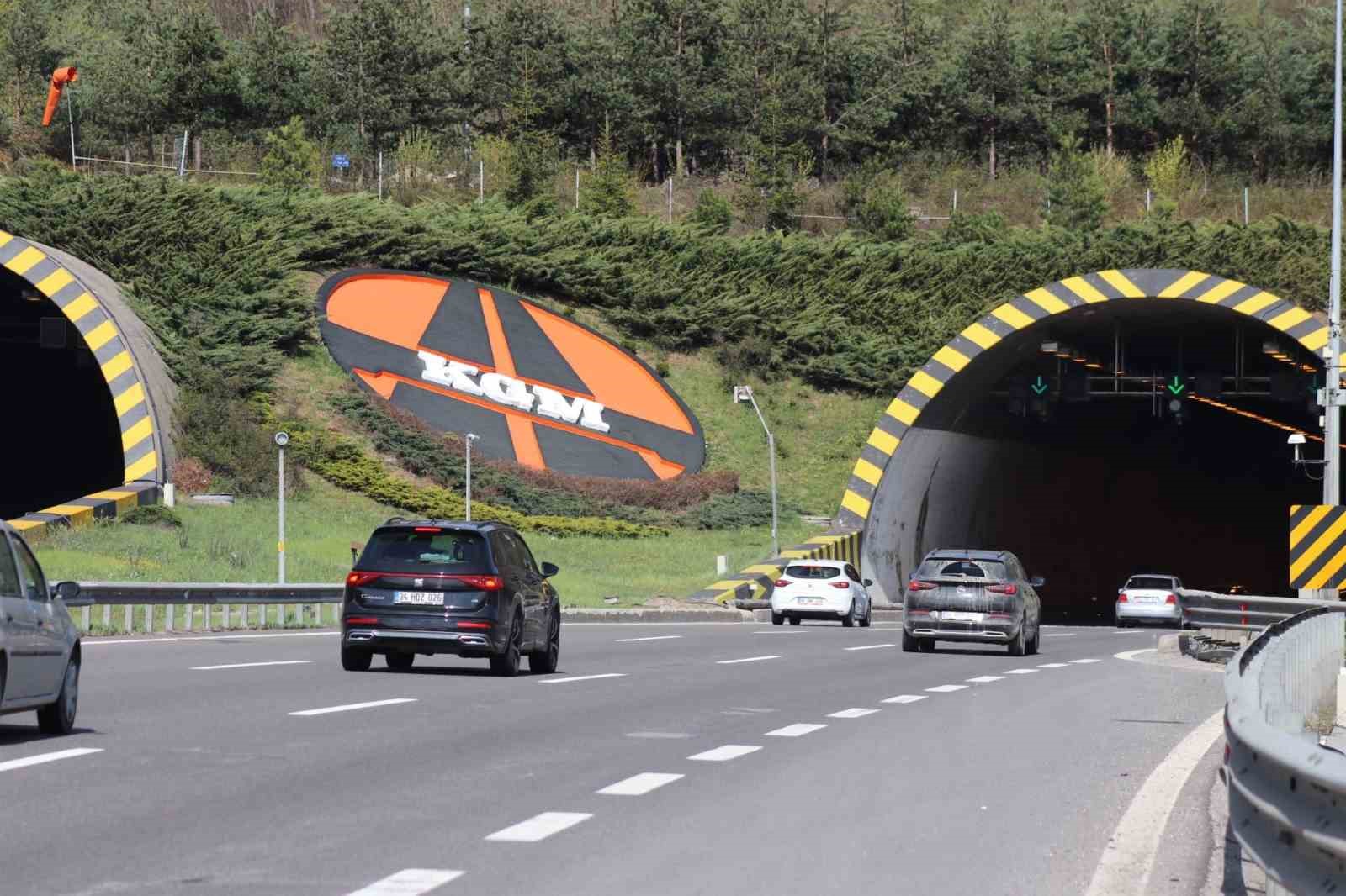 TEM&rsquo;in Bolu ge&ccedil;işinde akıcı yoğunluk

