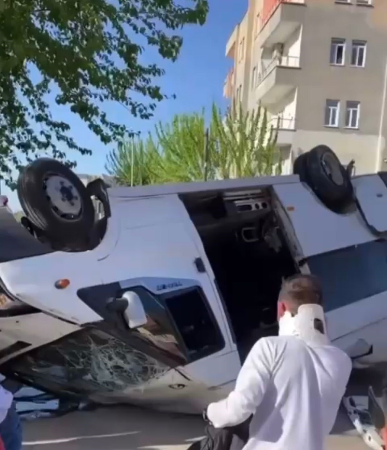 Batman’da minibüs ile otomobil çarpıştı: 4 yaralı