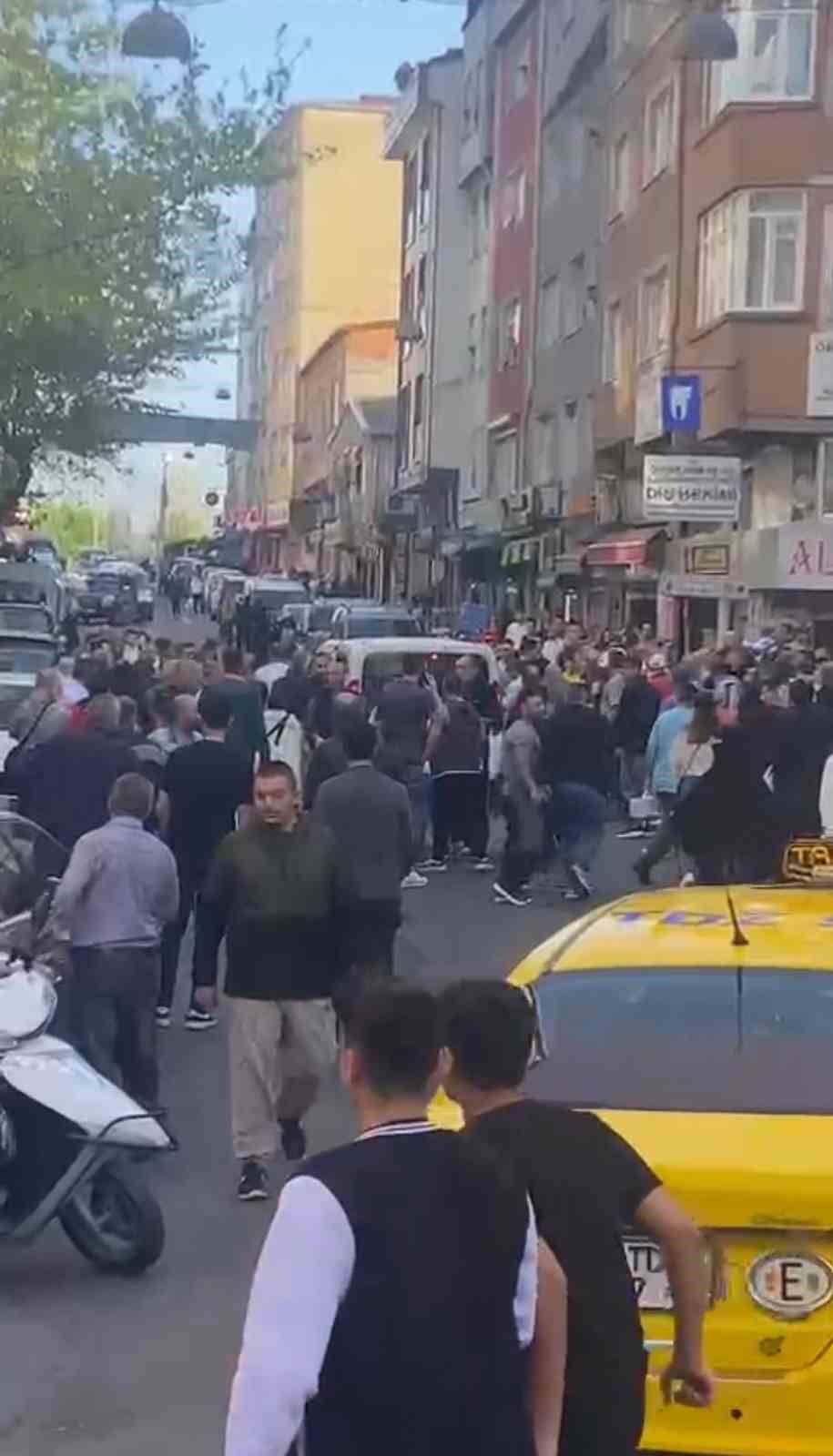 Kağıthane&rsquo;de silahlı saldırı: 1 &ouml;l&uuml;, 4 yaralı 