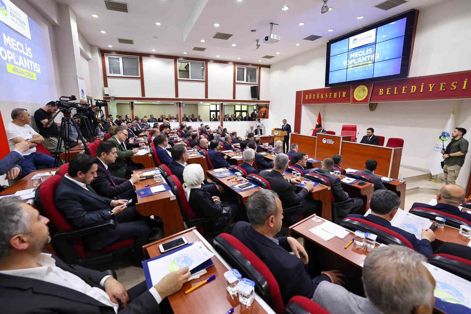 Seçimden sonra büyükşehirde ilk meclis toplantısı yapıldı
