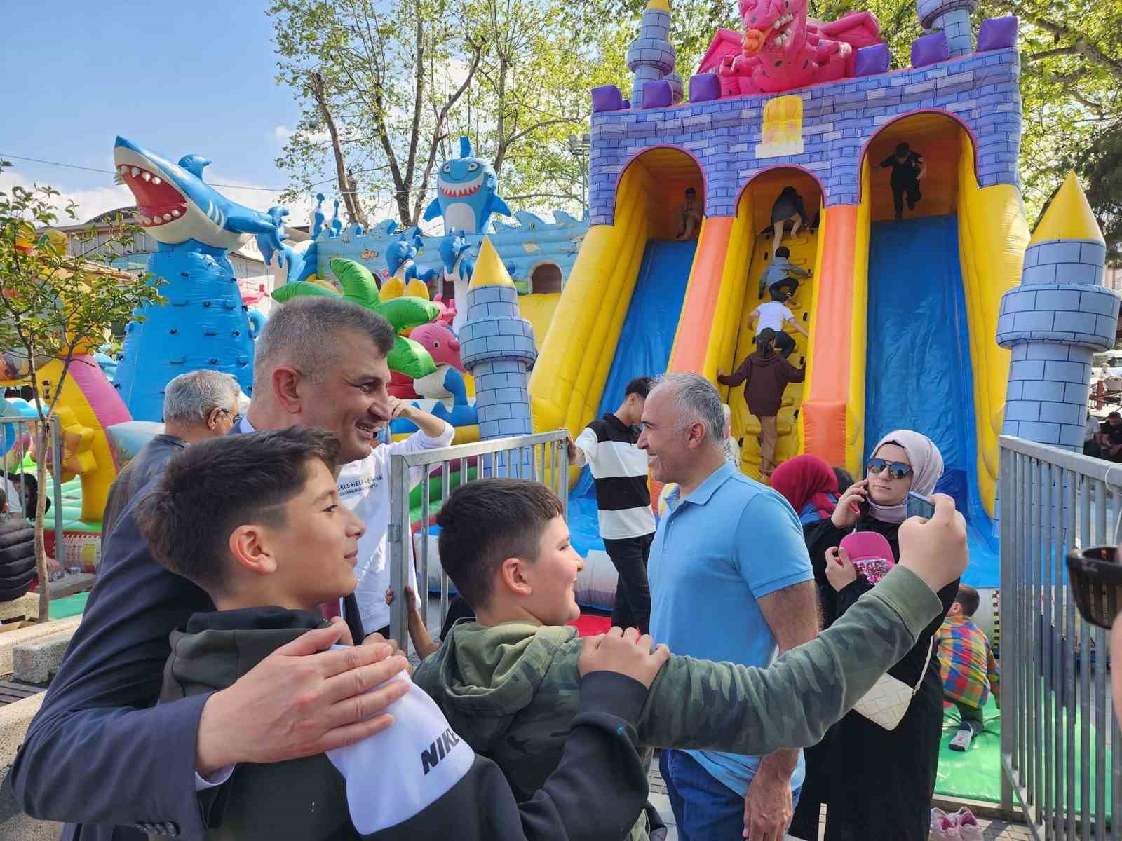 Gölcük’te çocuklar bayram coşkusunu doyasıya yaşadı