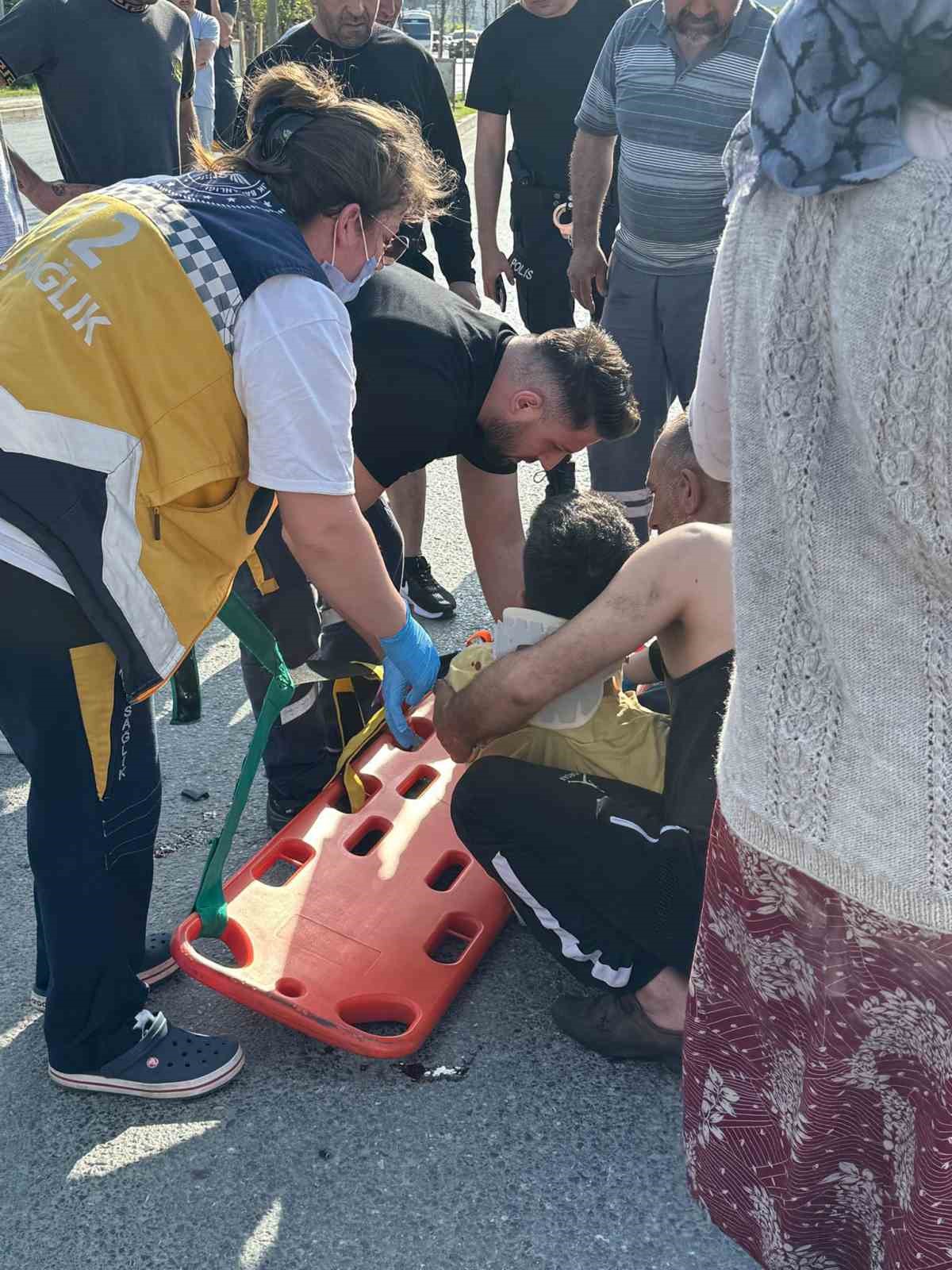 Kapaklı&rsquo;da kamyonet ile &ccedil;arpışan motosikletli s&uuml;r&uuml;c&uuml; yaralandı
