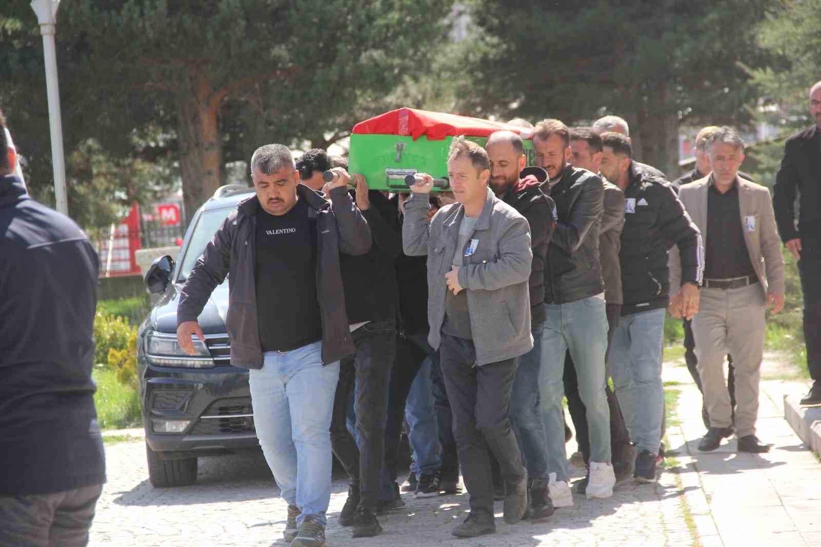 Sivas’ta kalp krizi sonucu hayatını kaybeden Milli Eğitim Müdürü defnedildi
