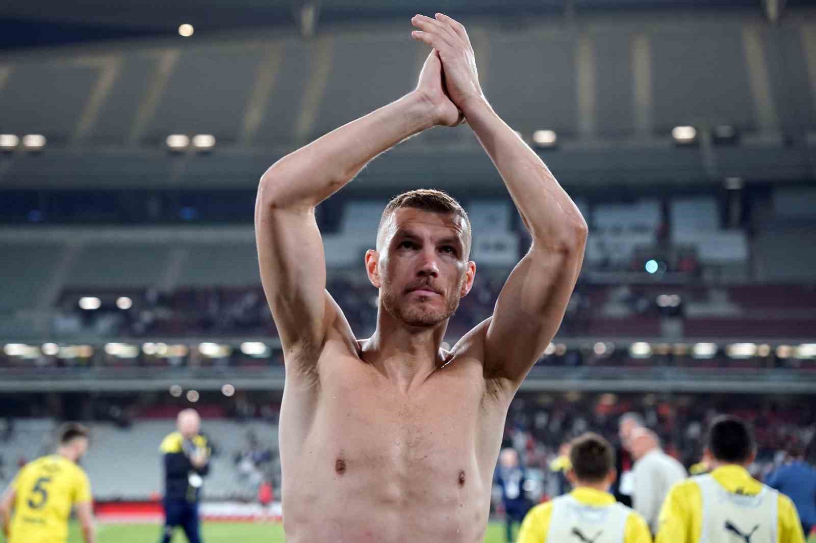 Trendyol S&uuml;per Lig: Fatih Karag&uuml;mr&uuml;k: 1 - Fenerbah&ccedil;e: 2 (Ma&ccedil; sonucu)
