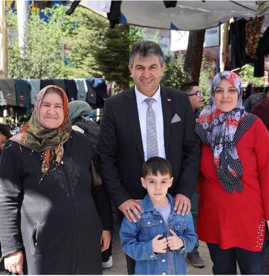 Başkan Akel, pazarcı esnafı ile bir araya geldi
