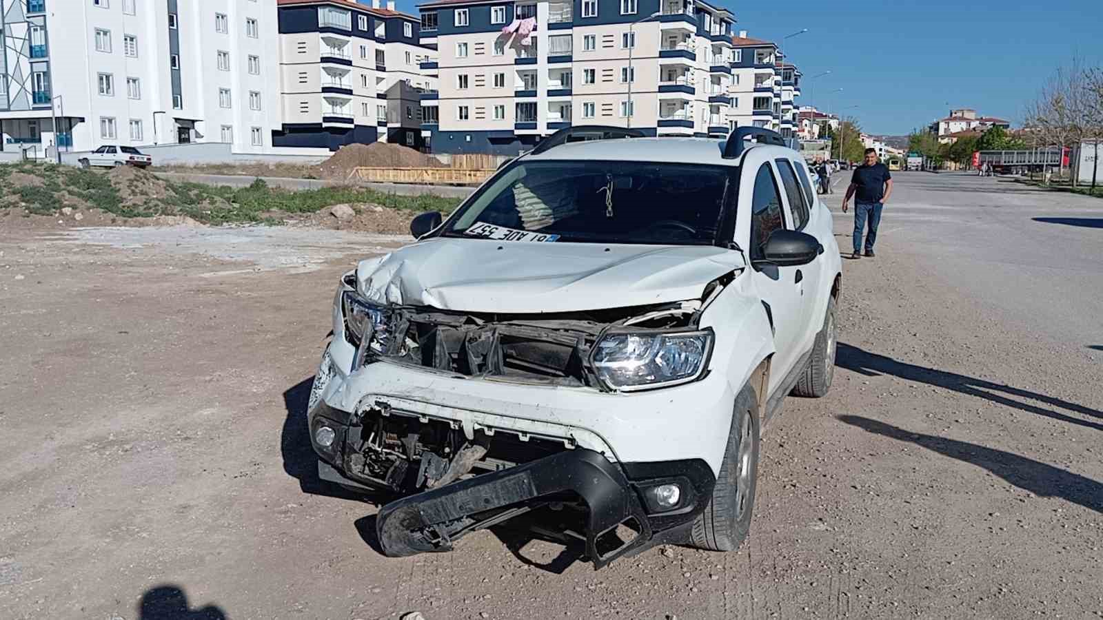 Çorum’da otomobil ile cip çarpıştı: 6 yaralı