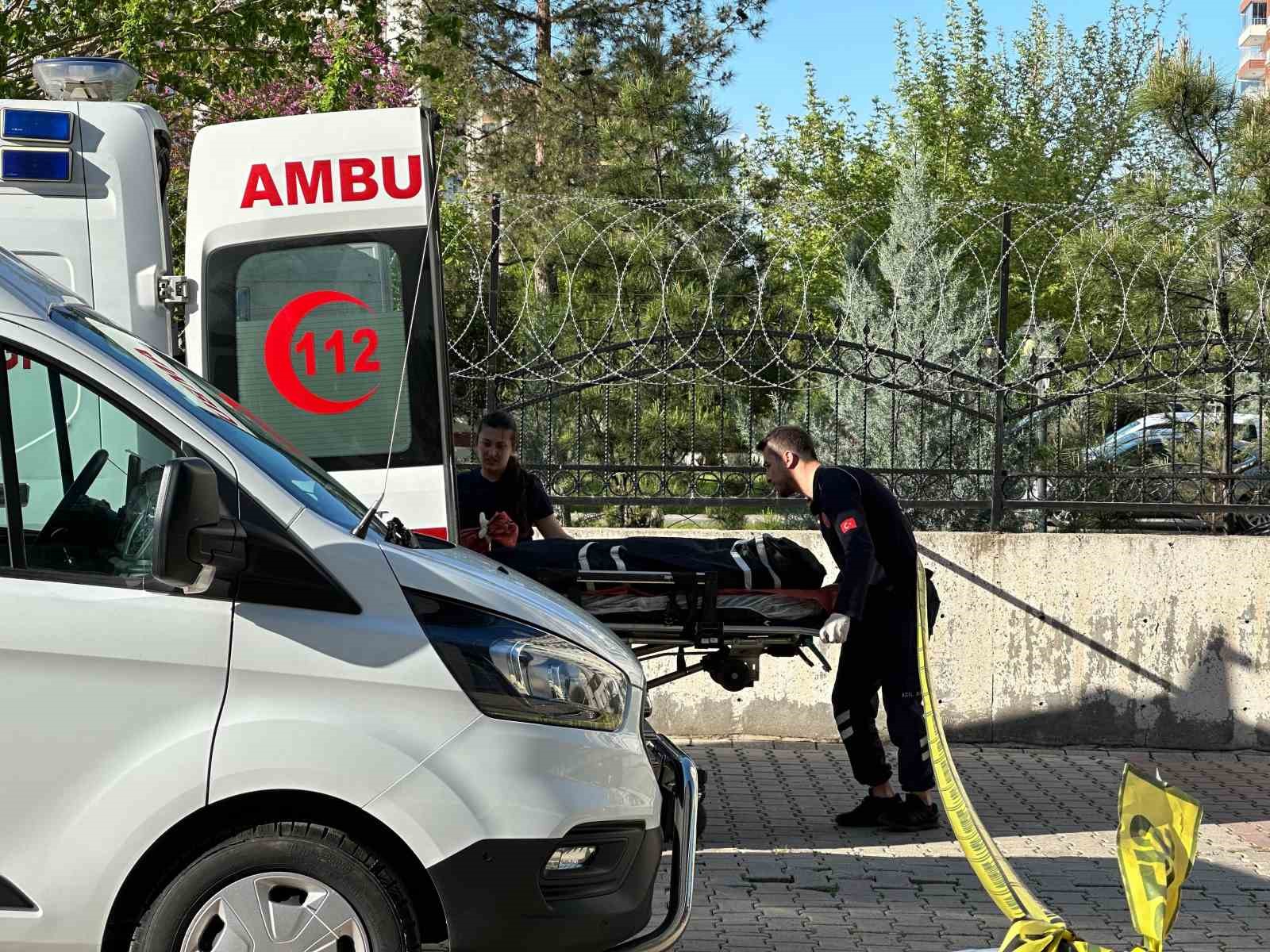 Diyarbakır’da bunalıma giren kadın kendini 14. kattan boşluğa bıraktı