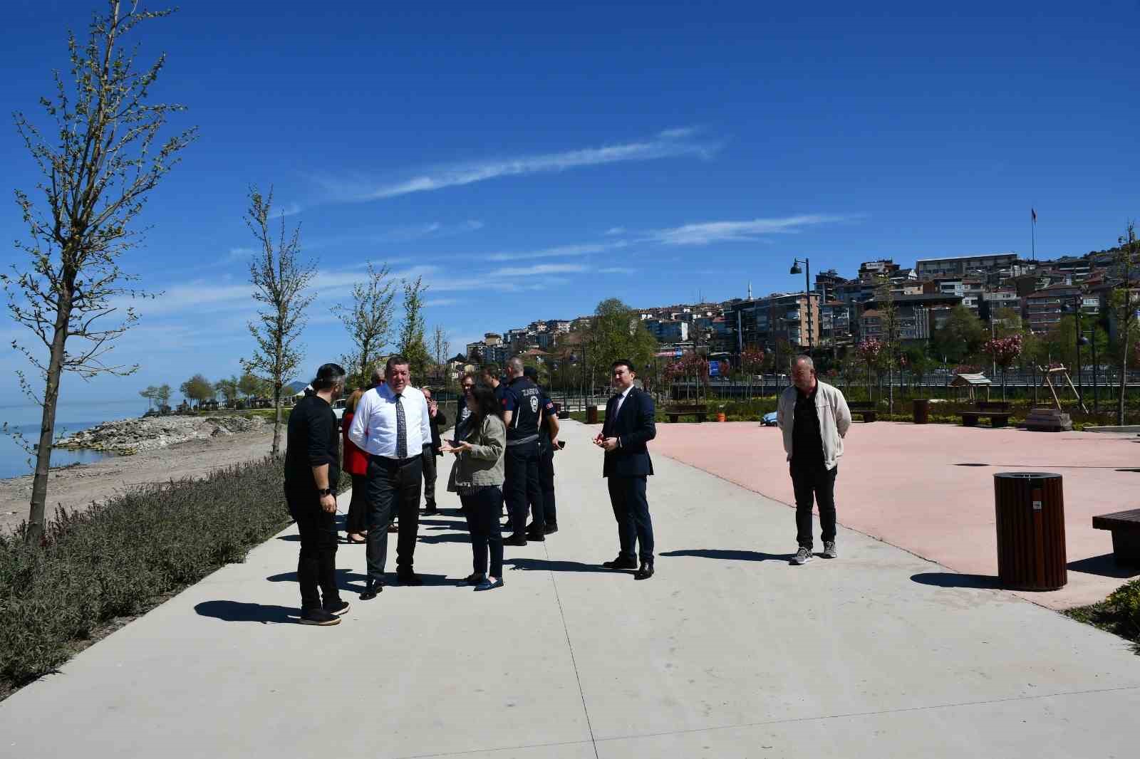 Sahil Parkta yenileme ve d&uuml;zenleme &ccedil;alışmaları başladı
