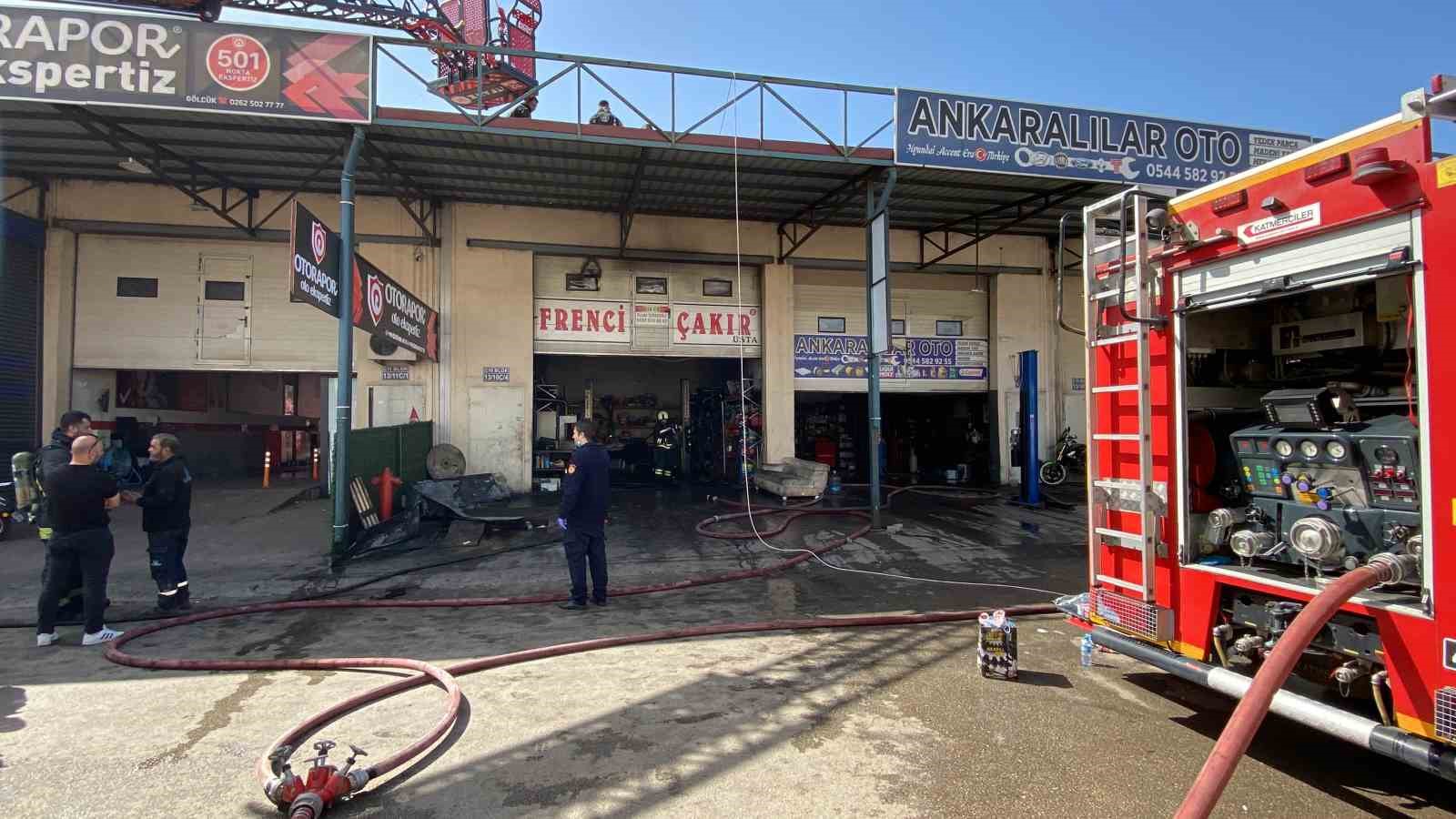 Sanayi sitesinde yangın: 3 işyeri etkilendi
