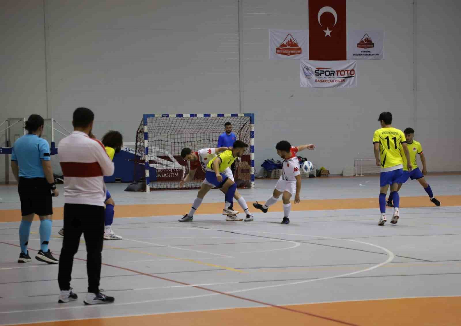 Salon Futbolu Bölgesel Lig Müsabakaları Nevşehir’de başladı
