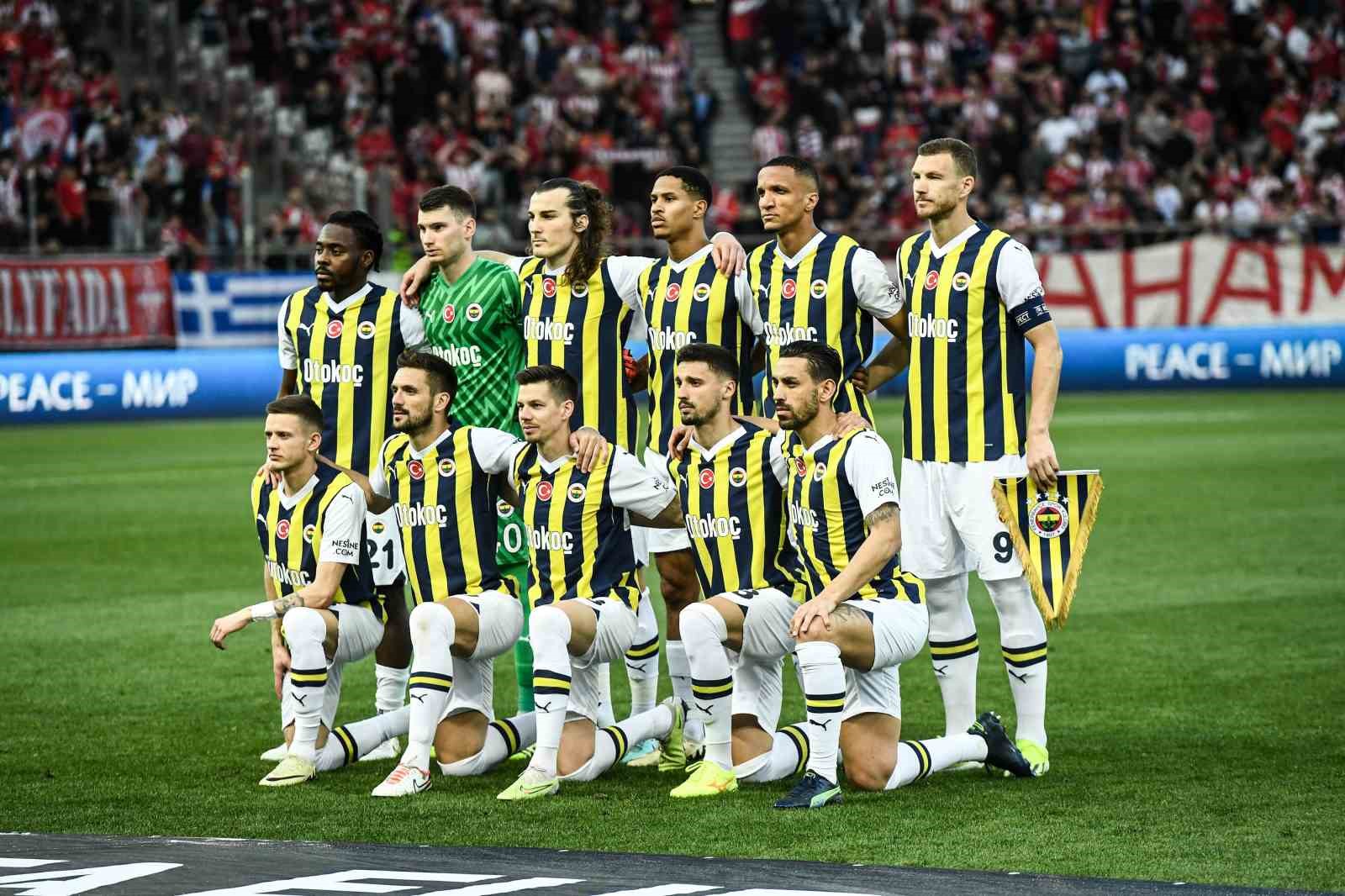 Fenerbahçe, UEFA Avrupa Konferans Ligi’nde yarı final için sahada
