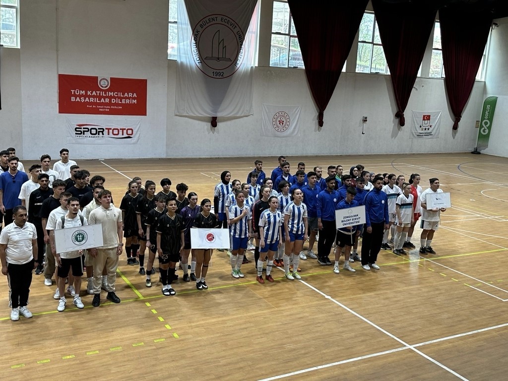Üniversiteler Arası Salon Futbolu Bölgesel Lig grup müsabakaları açılış seremonisi gerçekleştirildi
