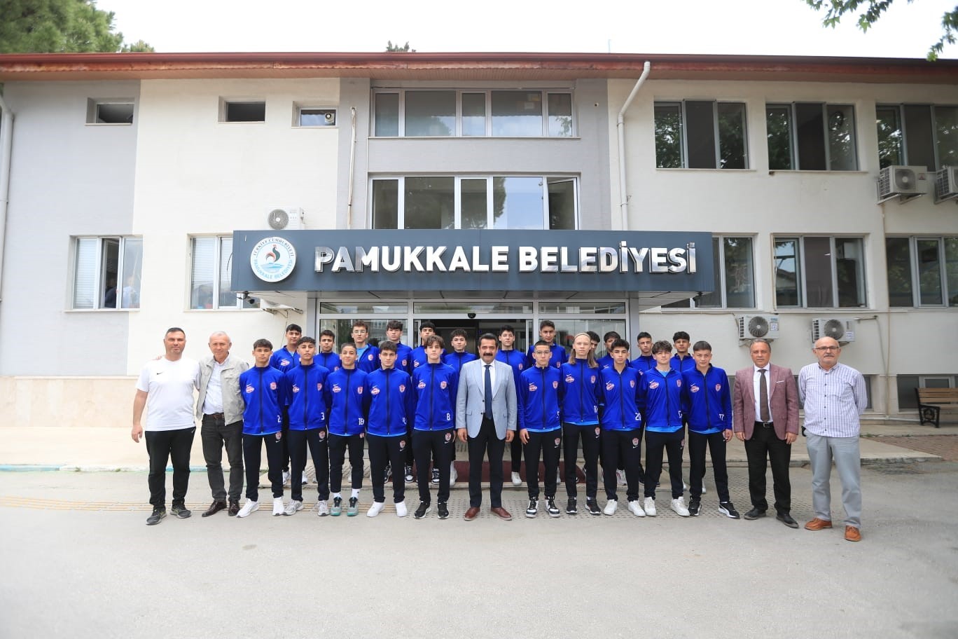 Başkan Ertemur, gençleri Türkiye Şampiyonasına uğurladı
