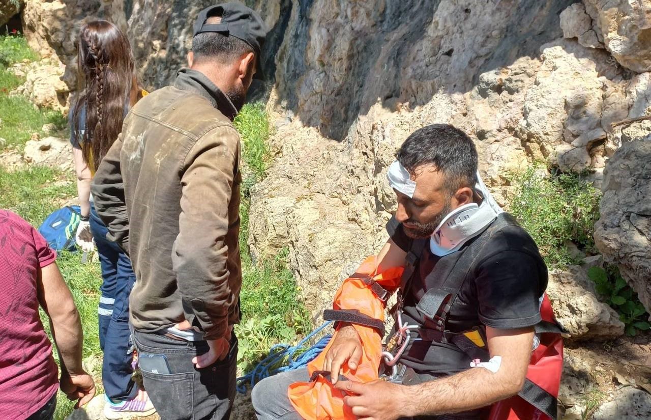 Mardin’de petrol arama çalışmalarında uçurumdan düşen işçi yaralandı
