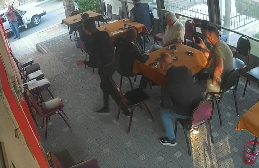 Kahvehaneye av tüfeği ile saldıran şahıs tutuklandı
