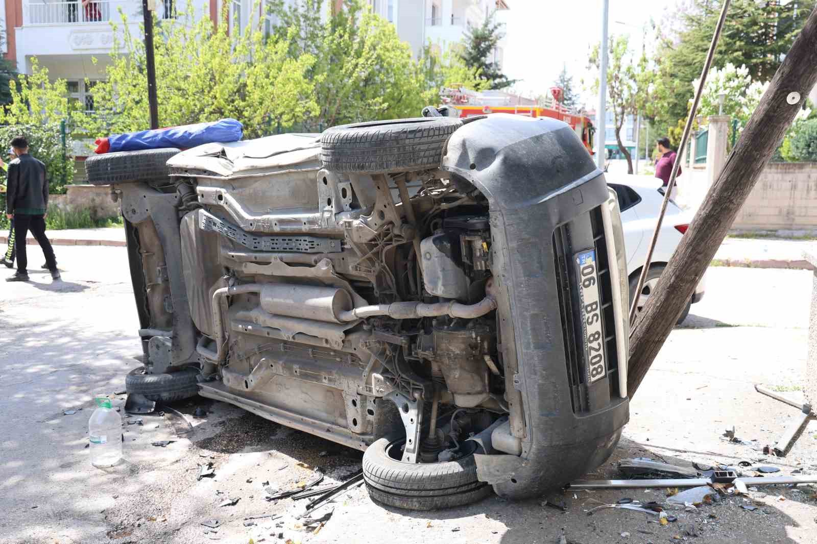 Elazığ’da kazaya karışan hafif ticari araç yan yattı: 1 yaralı
