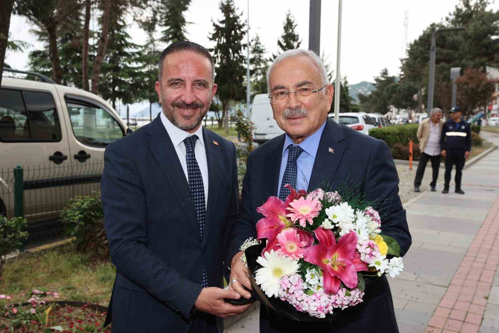 Başkan Güler’den ilk ziyaret Perşembe Belediyesi’ne
