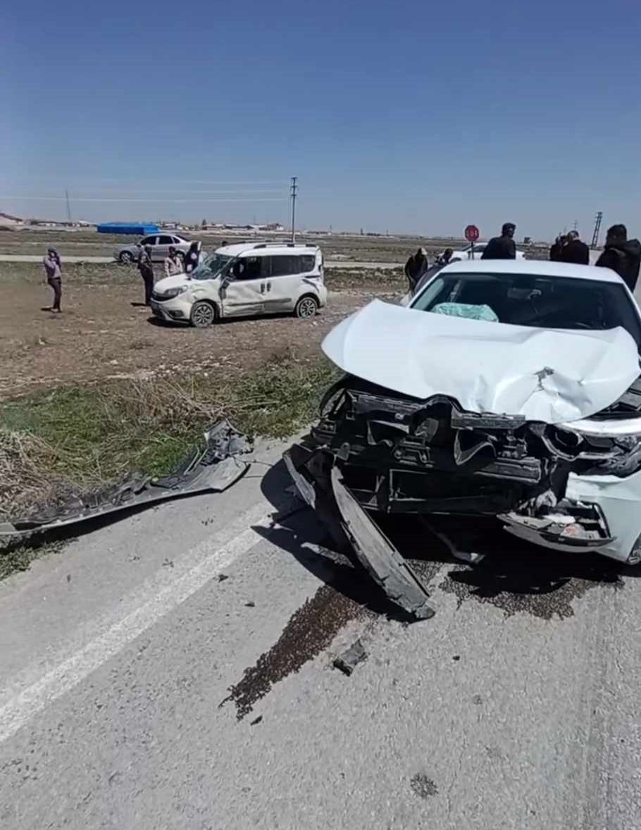Konya’da iki araç çarpıştı: 1 yaralı
