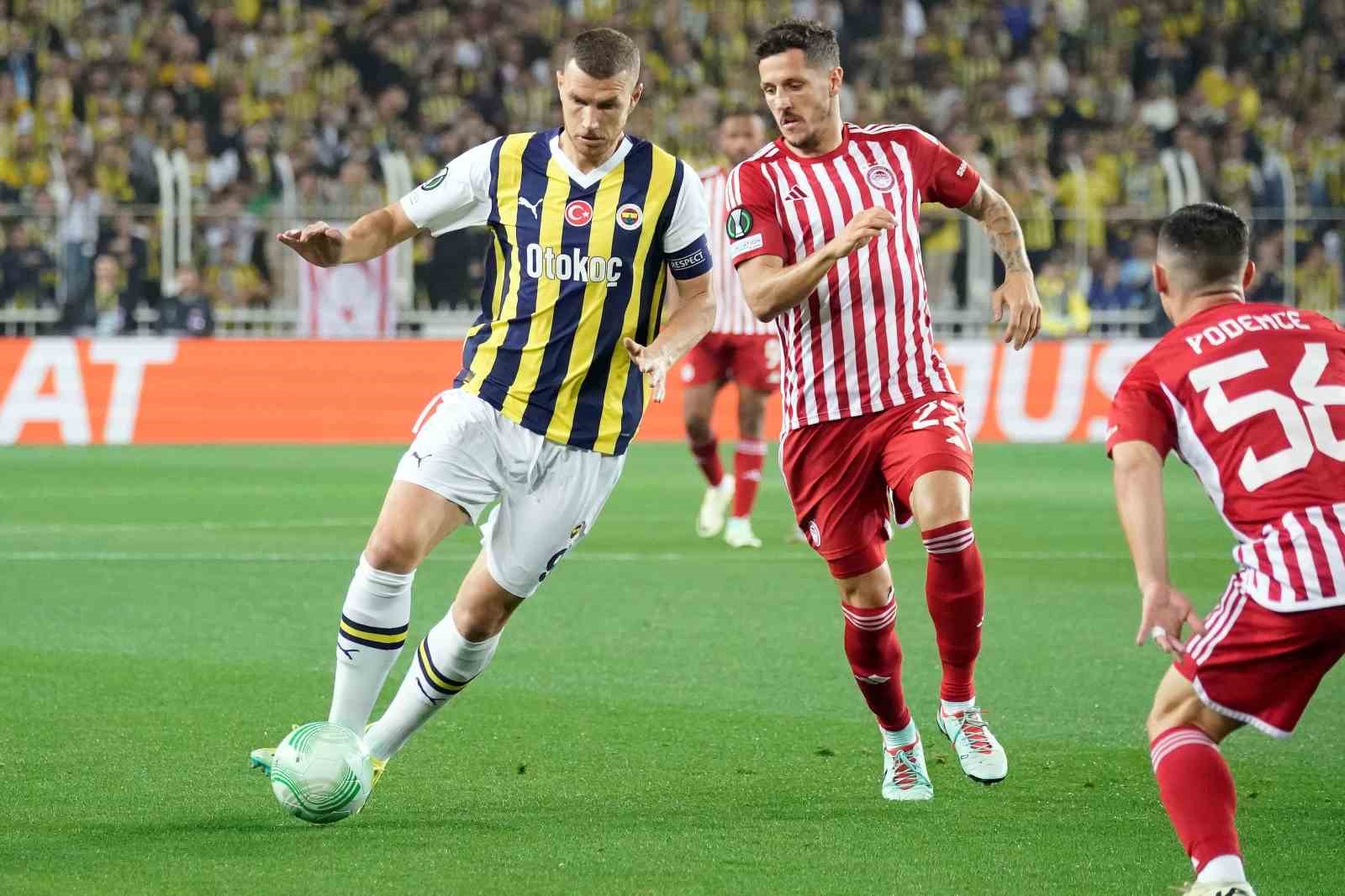 UEFA Avrupa Konferans Ligi: Fenerbahçe: 1 - Olympiakos: 0 (Maç devam ediyor)
