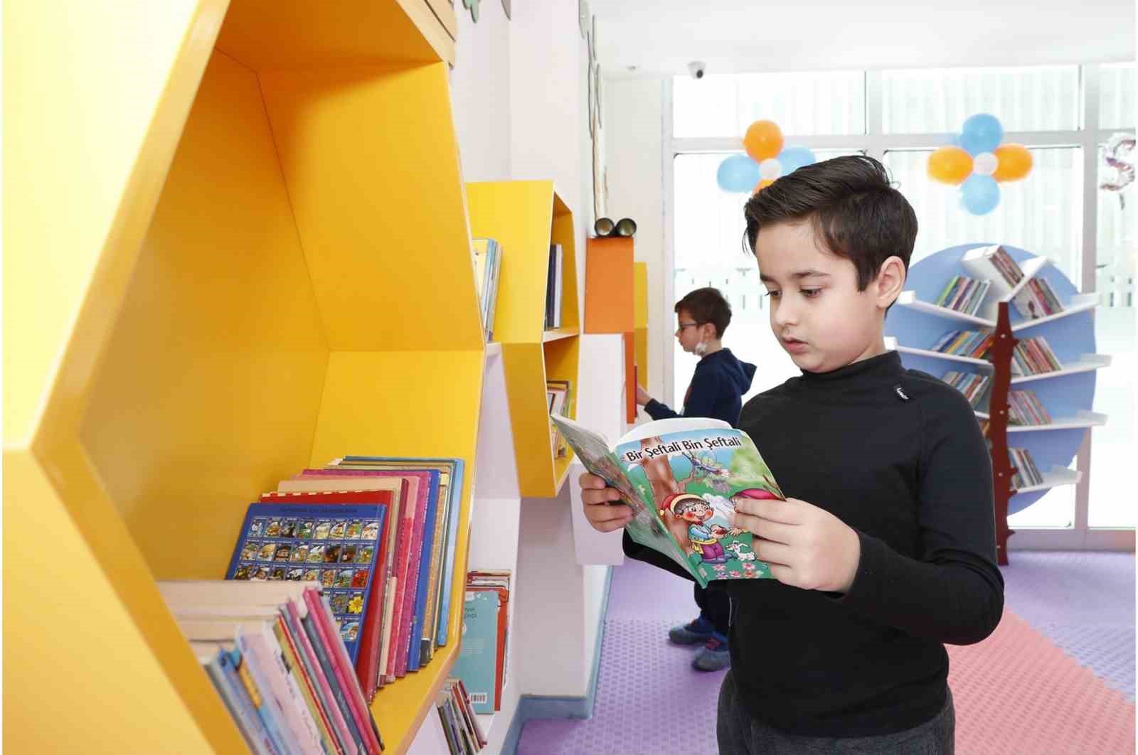 Sultangazi’deki çocuk kütüphanesinde birbirinden renkli etkinlikler düzenleniyor
