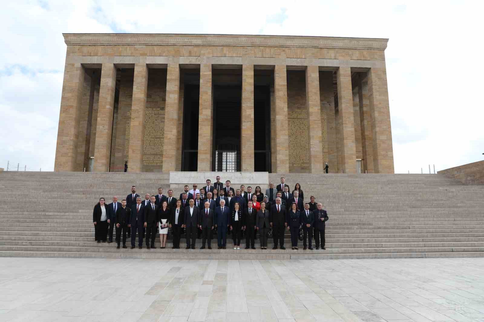 Büyükçekmece Belediye Başkanı Akgün, Anıtkabir’i ziyaret etti
