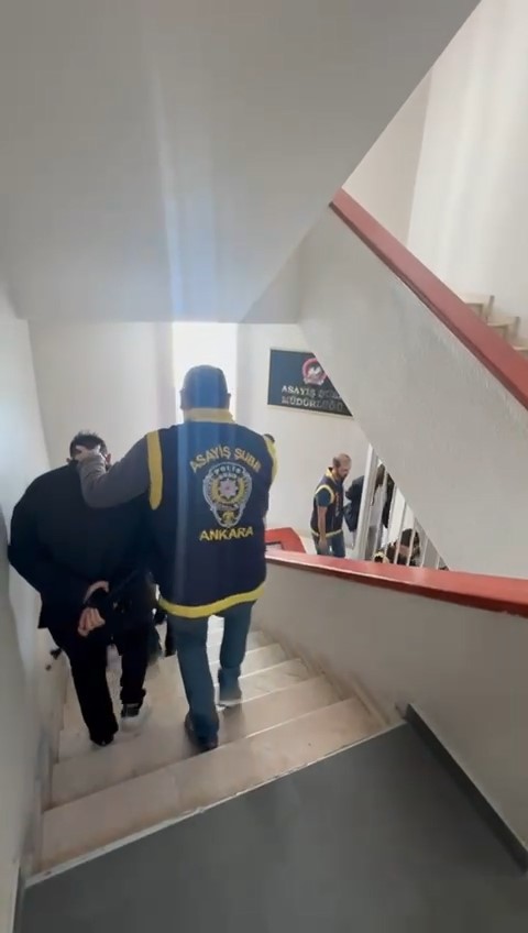 Ankara’da 2 kişiyi yaralayıp gasp eden 8 kişi tutuklandı