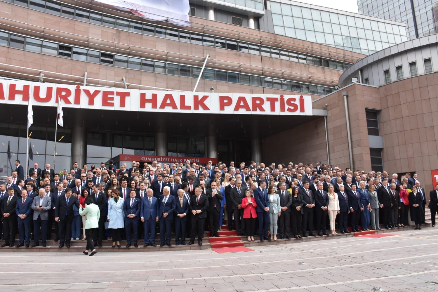 Bursa’da CHP’den seçilen başkanlar Yerel Yönetimler Çalıştayı’na katıldı
