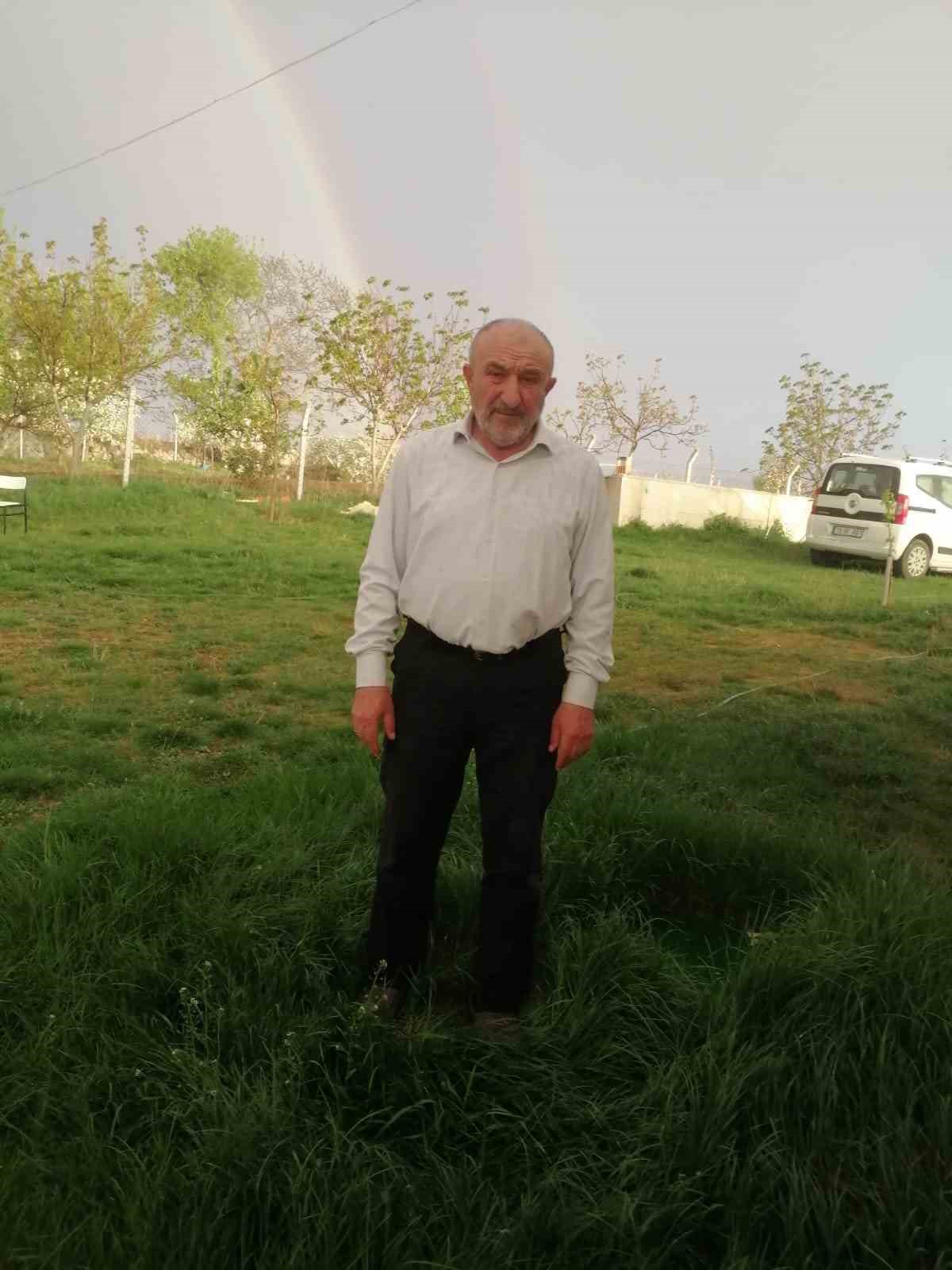 Fırtına minarenin şerefesini uçurdu