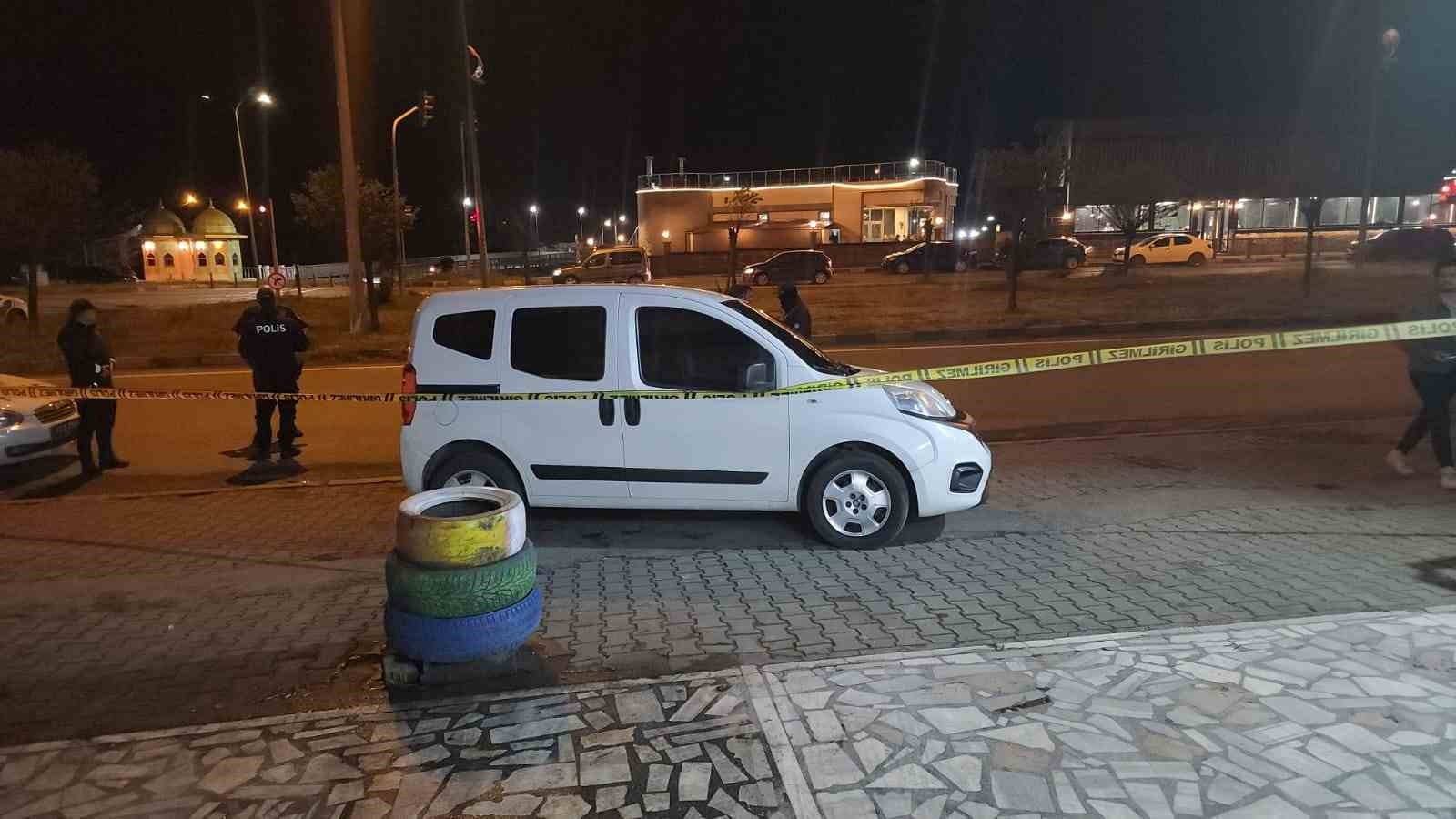 Ara&ccedil; alışverişi anlaşmazlığında kan aktı: 1 ağır yaralı
