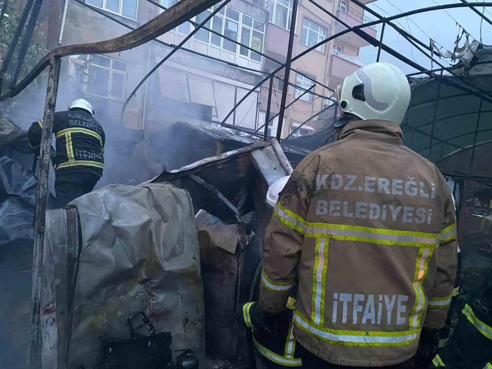 Süs bitkileri serasında yangın çıktı