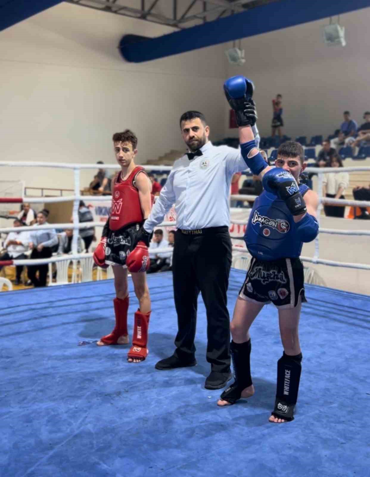 Canikli muaythai sporcusu Yiğit Keskin, T&uuml;rkiye şampiyonu oldu
