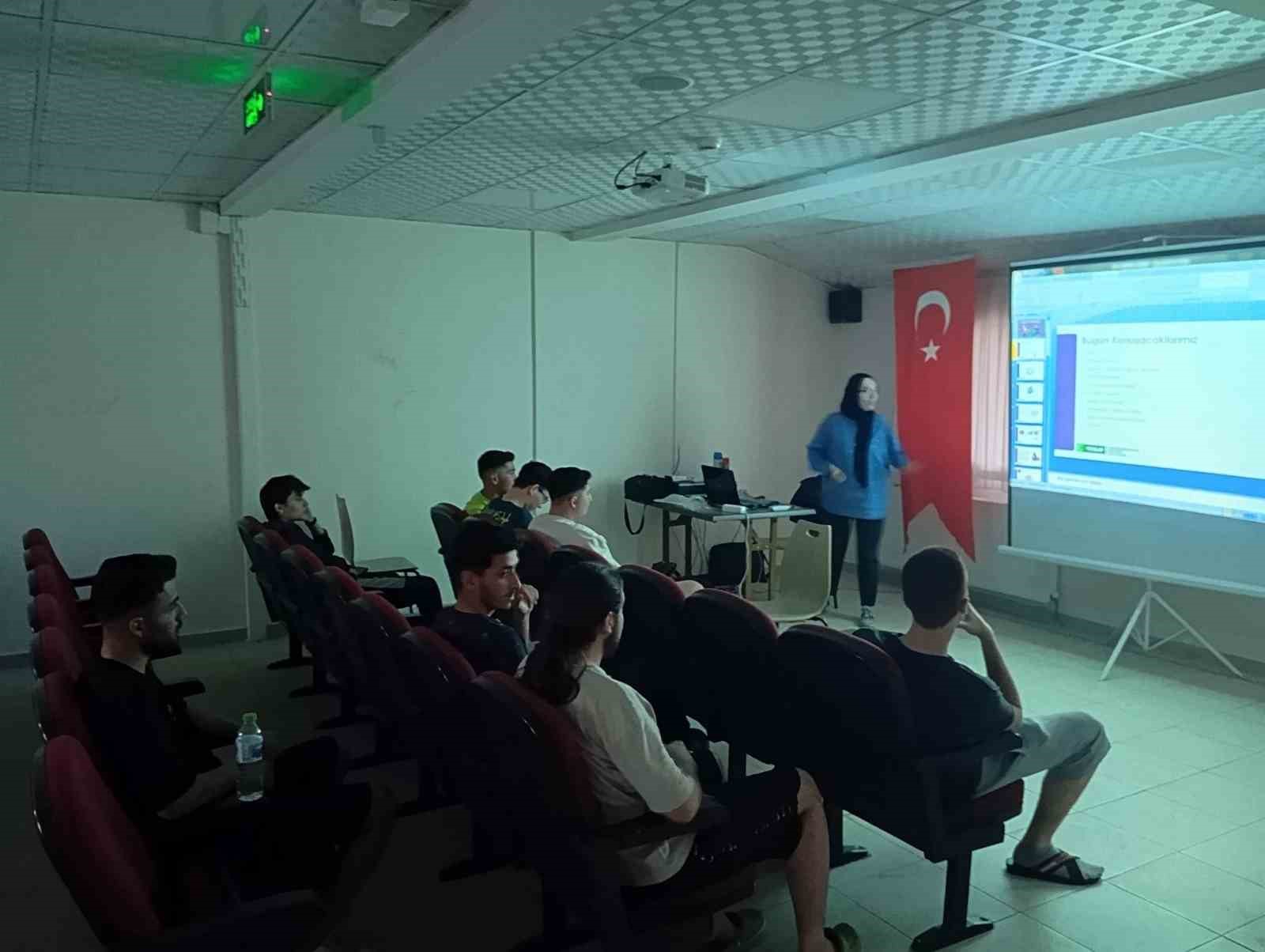 Erkek öğrencilere kumar bağımlılığı anlatıldı
