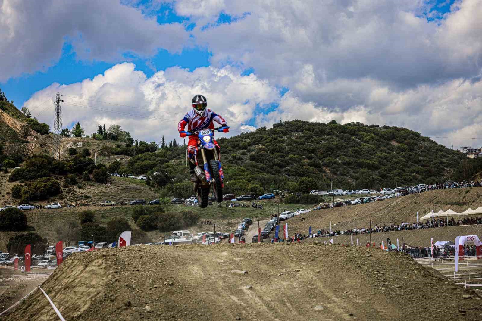195 sporcunun katıldığı Türkiye Enduro ve ATV Şampiyonası 1. Ayağı Bilecik’te yapıldı
