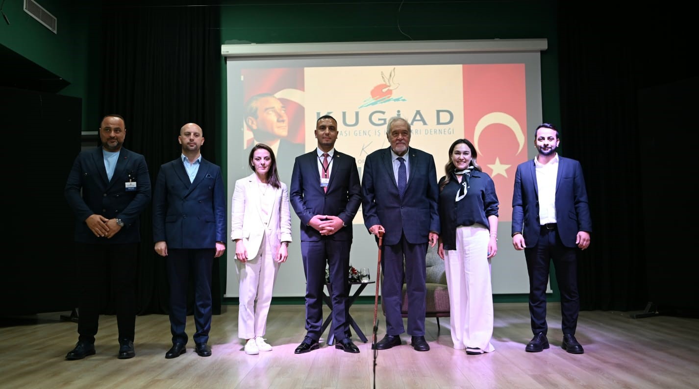 Ünlü tarihçiden Kuşadalılara zeytinlik ve meyve bahçesi satın alma önerisi
