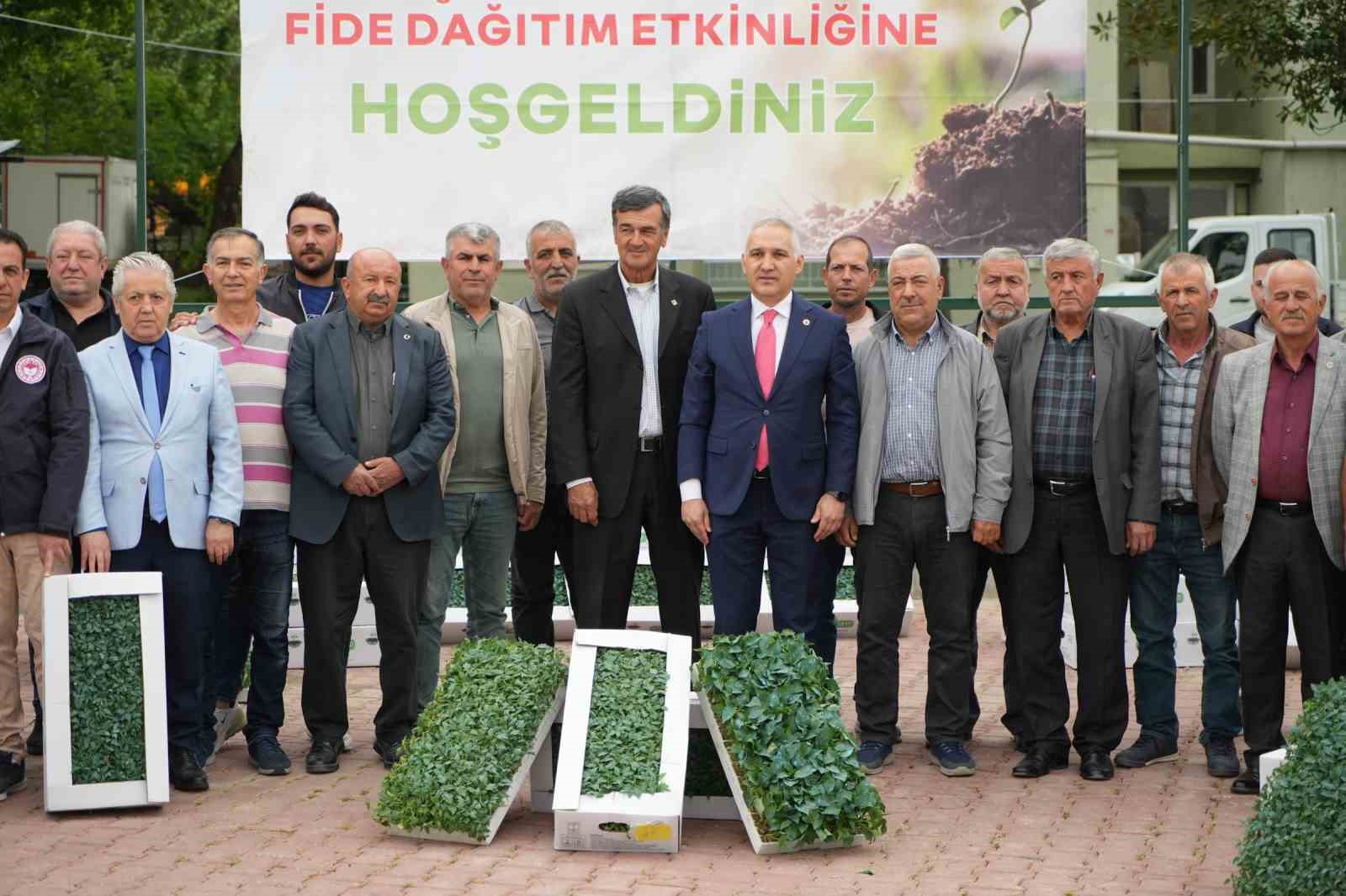 Manisalı &uuml;reticiye fide desteği
