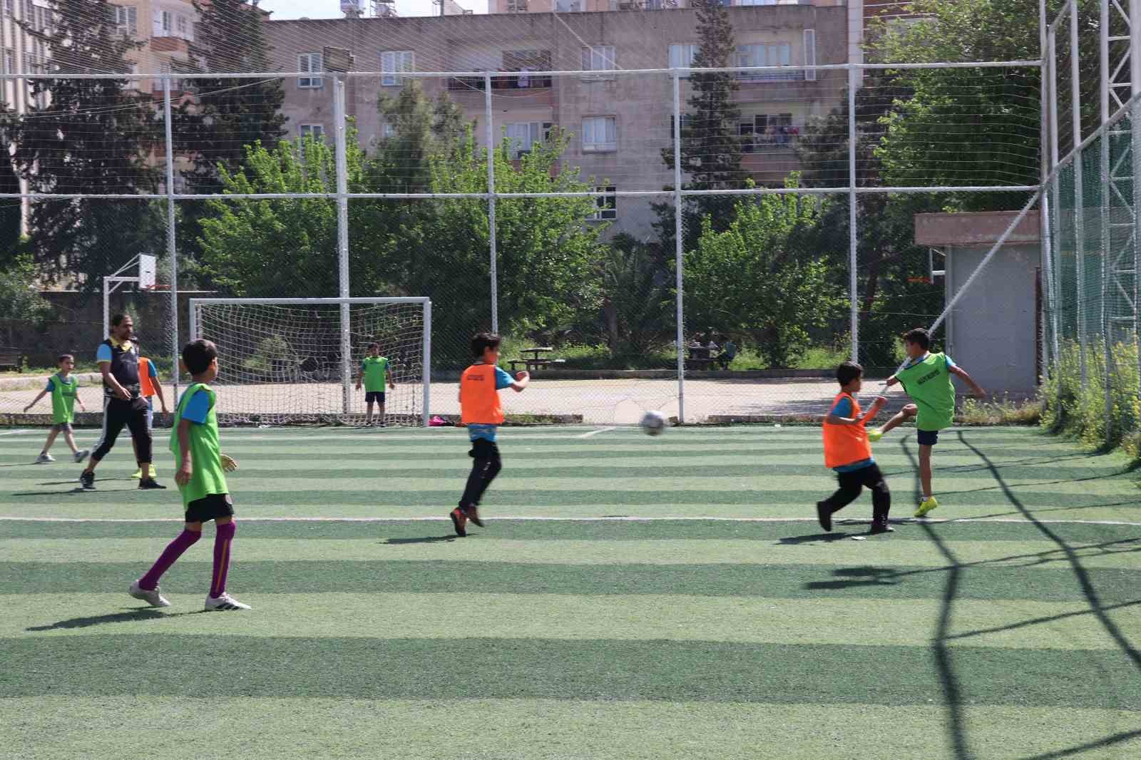 Haliliye Belediyesi Futbol Okulu ile genç yetenekler yetişiyor
