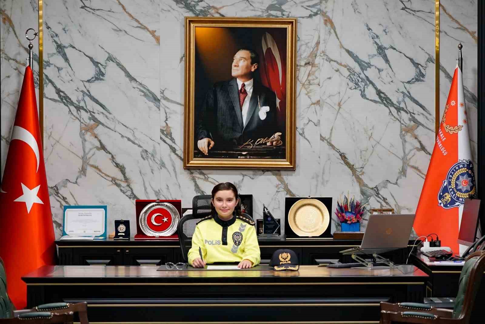 Emniyet M&uuml;d&uuml;r&uuml; Arıcı, koltuğunu Bade&rsquo;ye devretti
