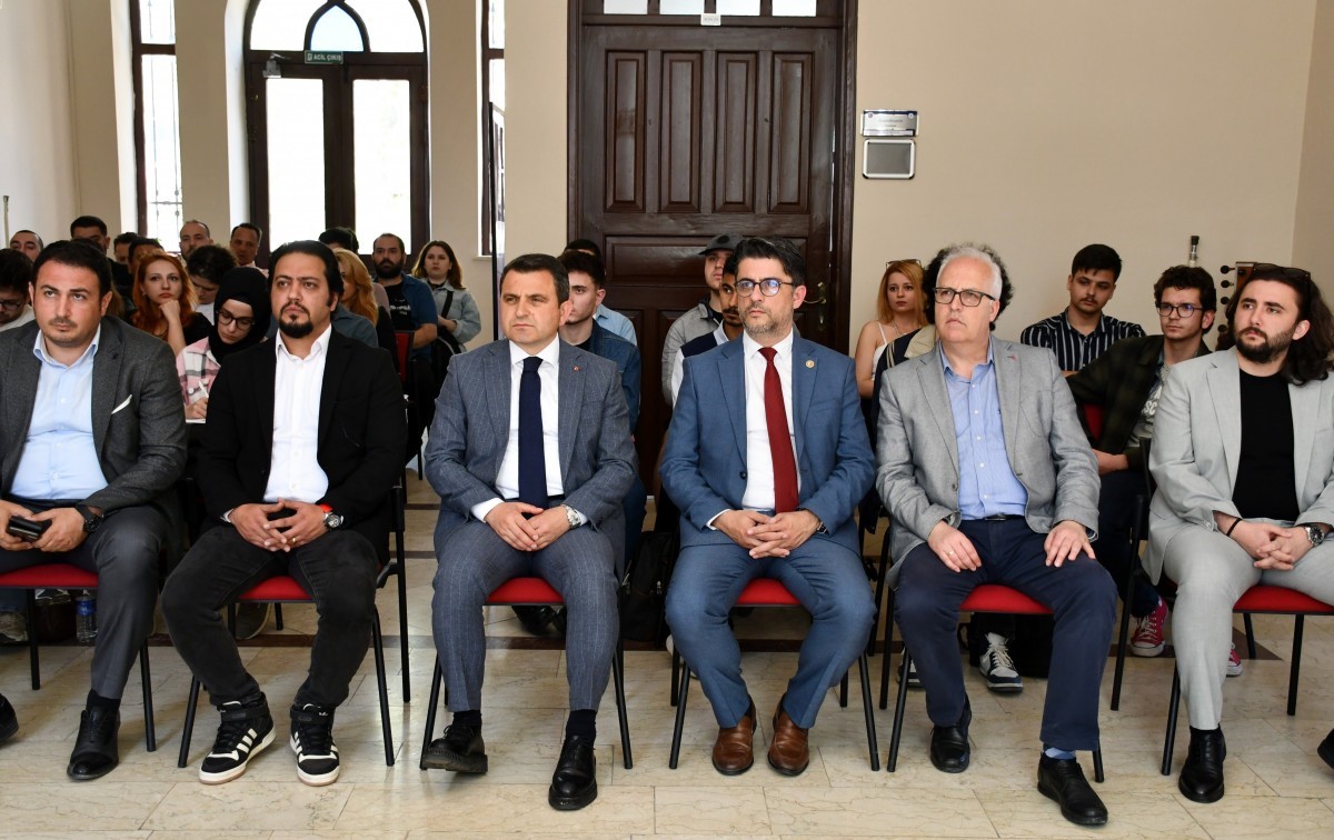 "Tarih Alanında Kariyer Yapmak" konulu s&ouml;yleşi ger&ccedil;ekleştirildi
