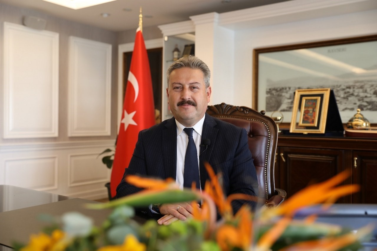 Kayseri protokol&uuml;nden 23 Nisan mesajları
