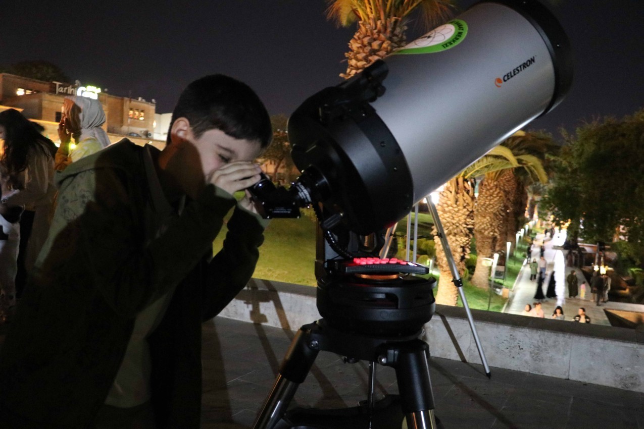 Balıklıgöl’de teleskoplarla çocuklara gökyüzü izletildi