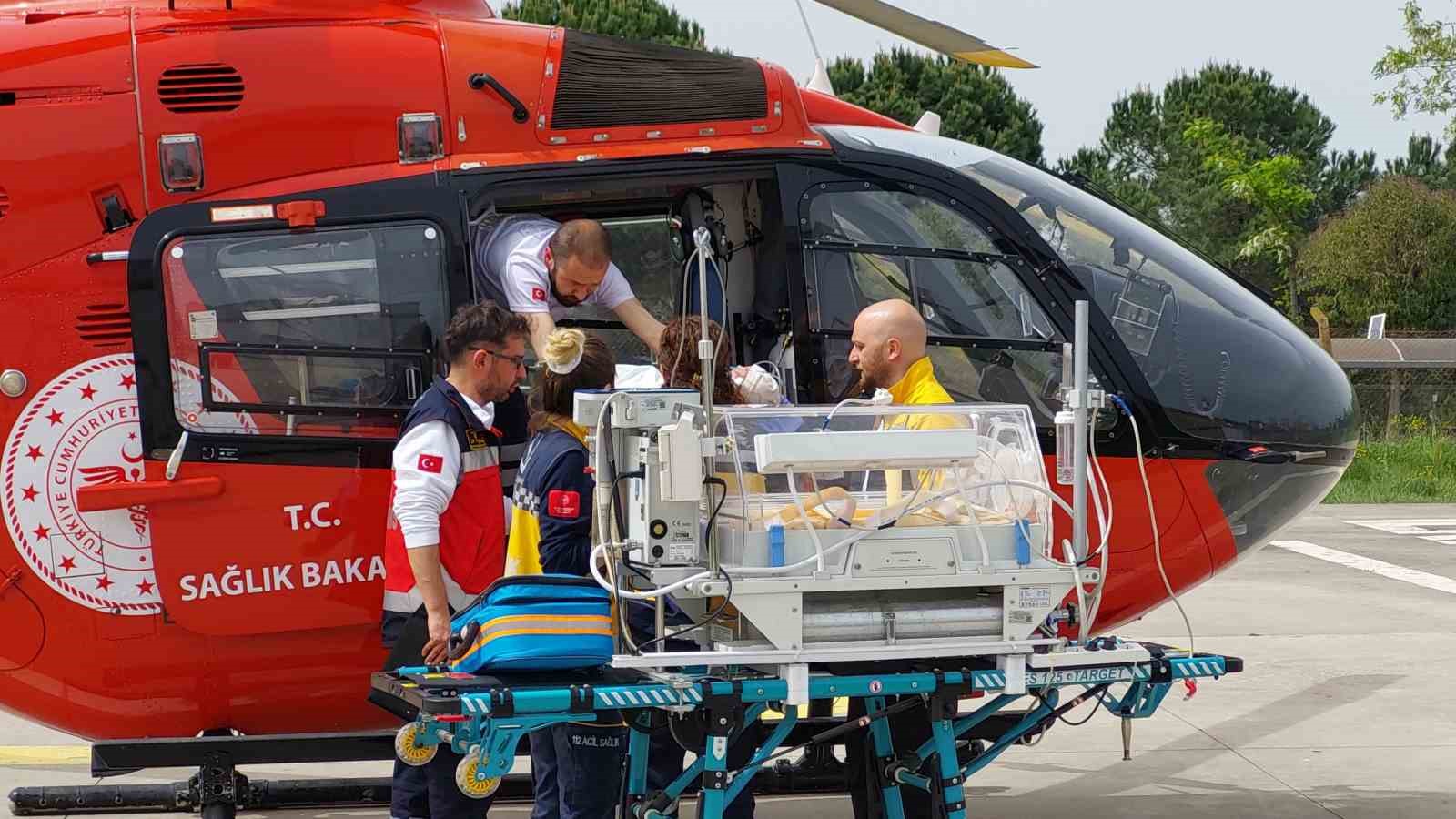 Ambulans helikopter erken doğan bebek için havalandı
