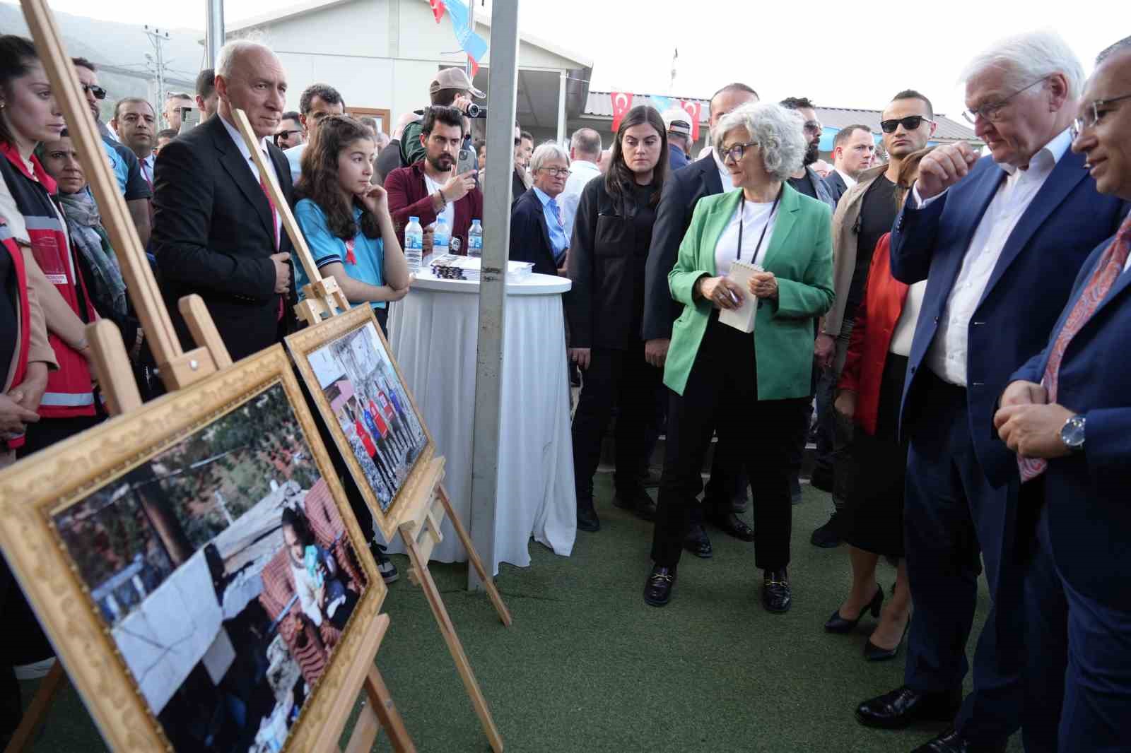Almanya Cumhurbaşkanı Steinmeier, Gaziantep’te depremzedelerle bir araya geldi
