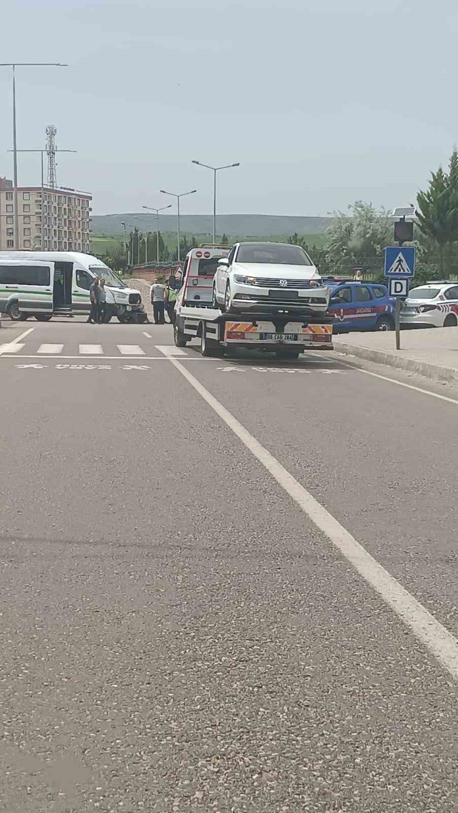 Siirt’te otomobil ile minibüs çarpıştı: 7 yaralı
