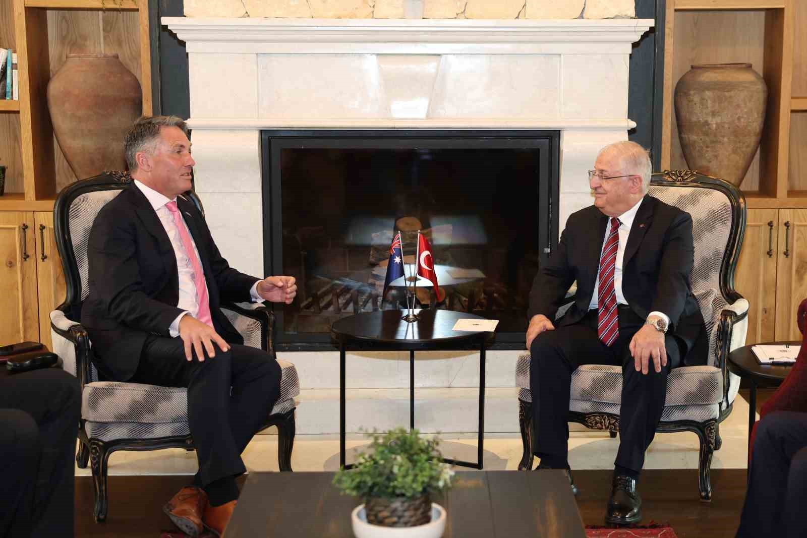 Bakan Güler, Avustralya Başbakan Yardımcısı ve Savunma Bakanı Marles ile görüştü
