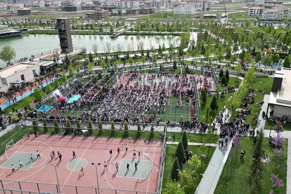 Millet Bahçesi çocuklarla şenlendi