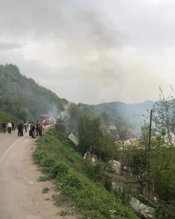 Sinop’ta 2 ev yanarak kül oldu
