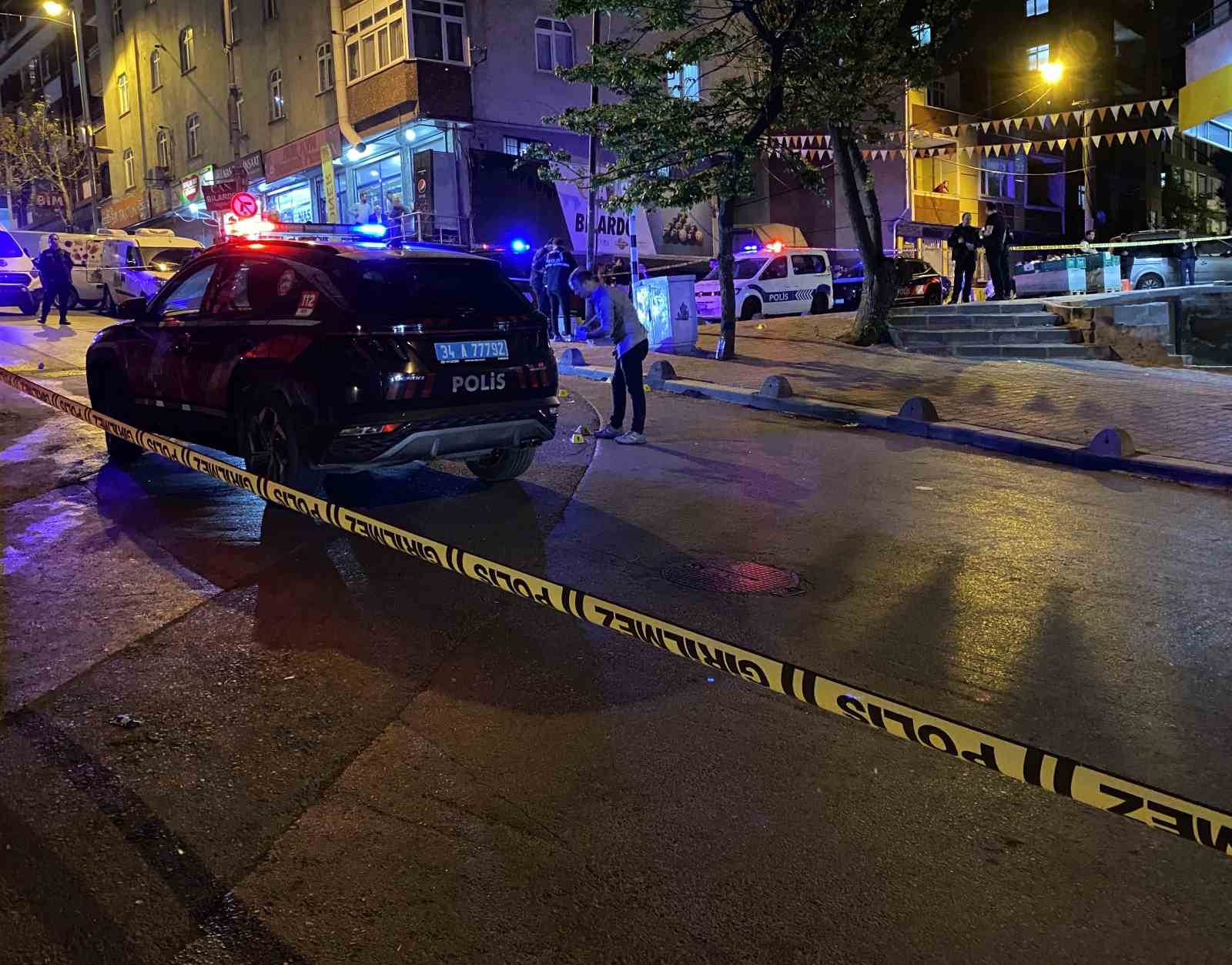 K&uuml;&ccedil;&uuml;k&ccedil;ekmece&rsquo;de silahlı saldırı: 2 yaralı 