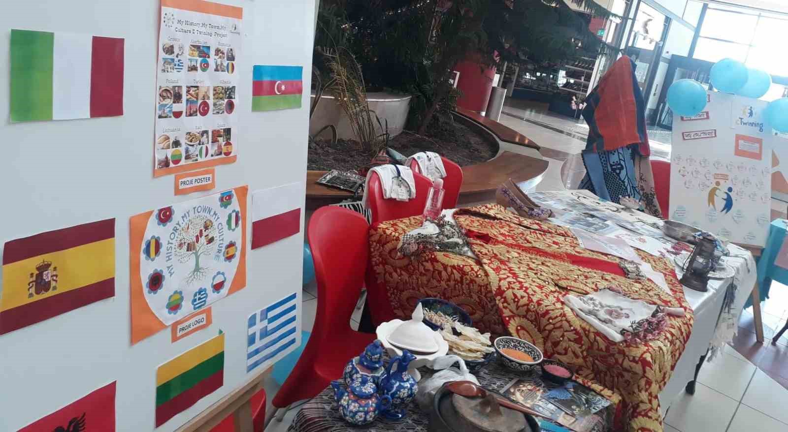 Anadolu İmam Hatip Lisesi &ouml;ğrencileri farklı &uuml;lkelerde K&uuml;tahya&rsquo;yı tanıtıyor
