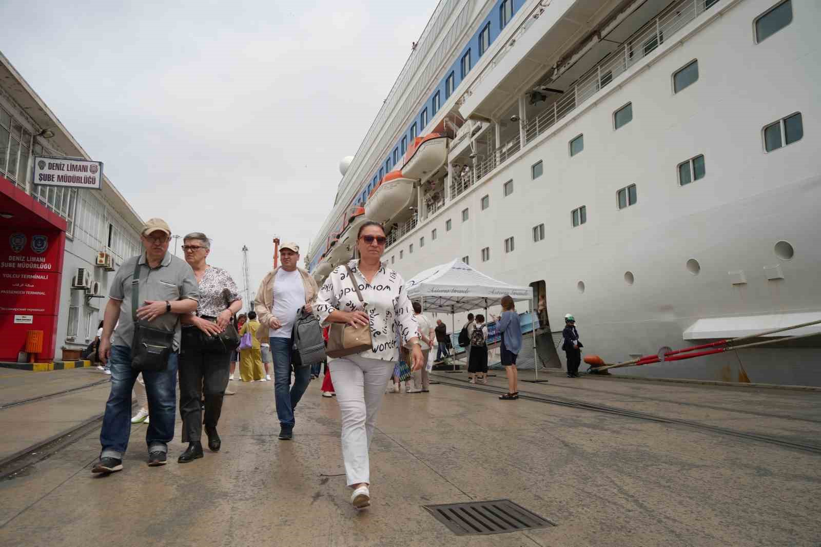 Rus turistler 3 ay aranın ardından tekrar Samsun’da
