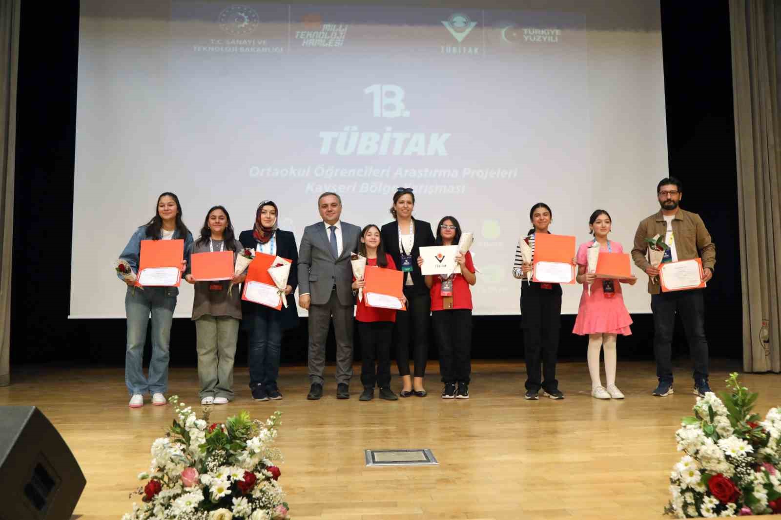 ERÜ’de Ortaokul Öğrencileri Araştırma Projeleri Kayseri Bölge Yarışması’nda ödüller sahiplerini buldu
